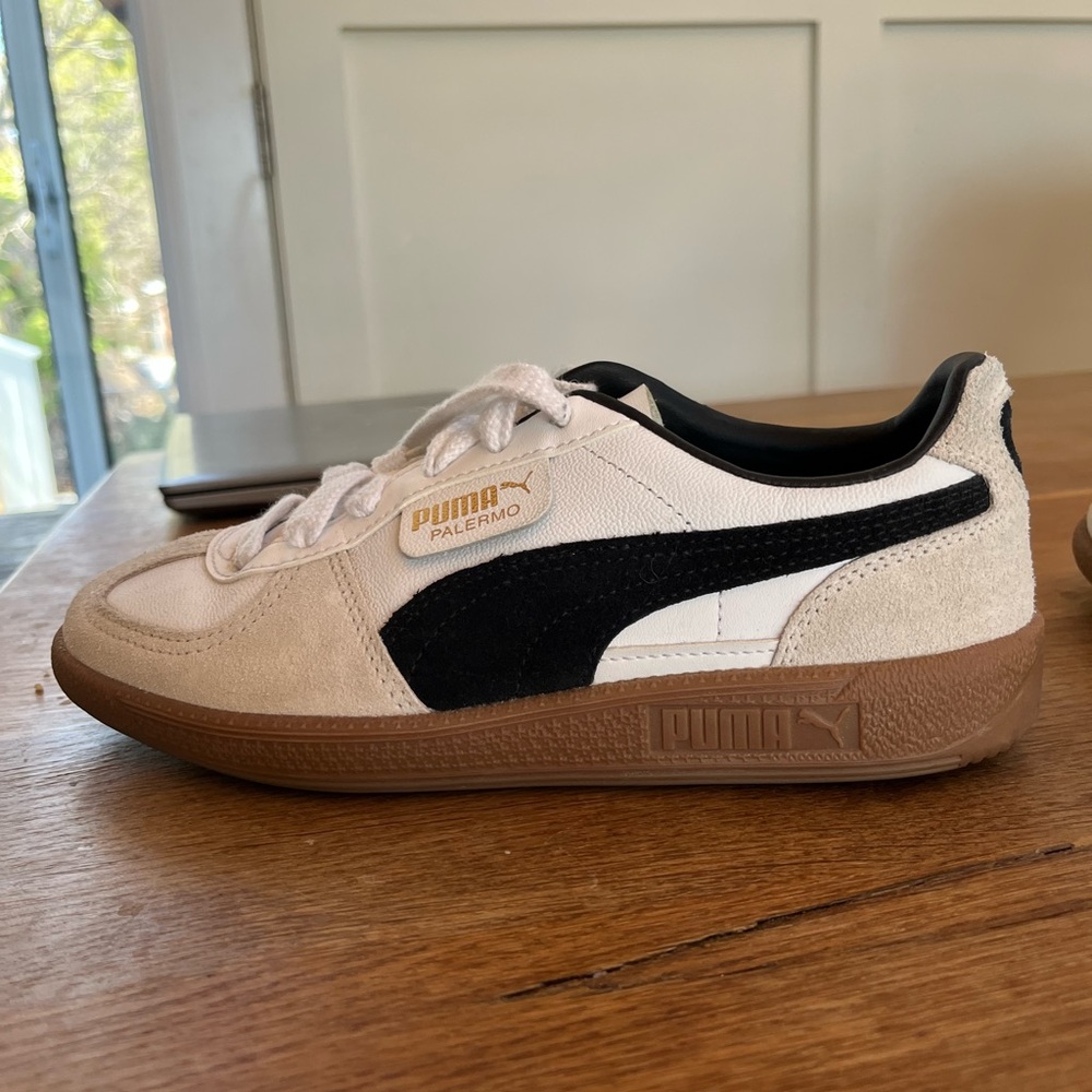Puma Black and Cream Sneakers Classic Low-Top